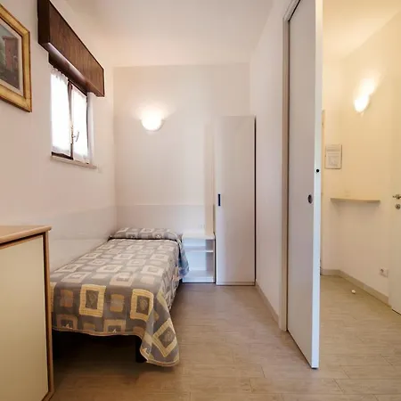 Ξενοδοχείο με διαμερίσματα Rosa