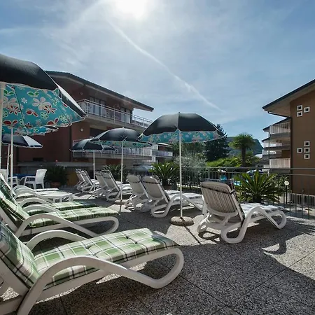 Ξενοδοχείο με διαμερίσματα Rosa 4*