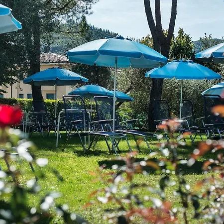 Ξενοδοχείο με διαμερίσματα Rosa 4*