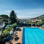 Aparthotel Rosa 4*