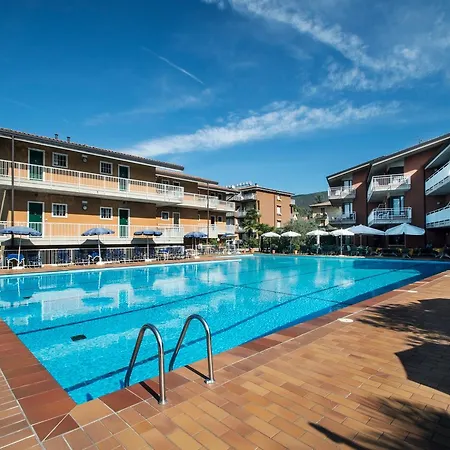 Rosa 4* Garda (Verona)