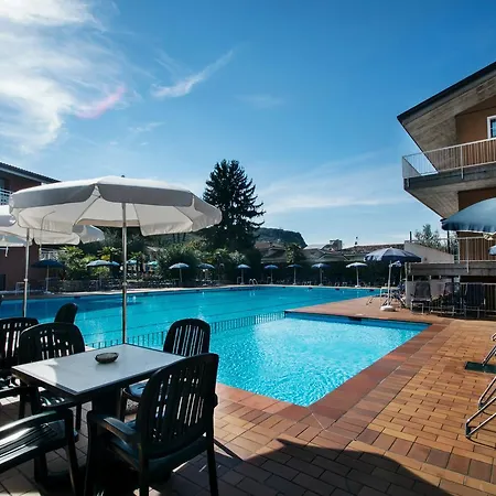 Rosa 4* Garda (Verona)