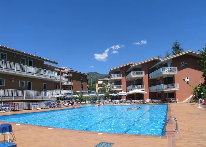Rosa 4* Garda (Verona)